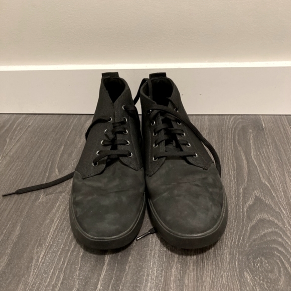 Black Timberlands Chukka Boots - Picture 1 of 3